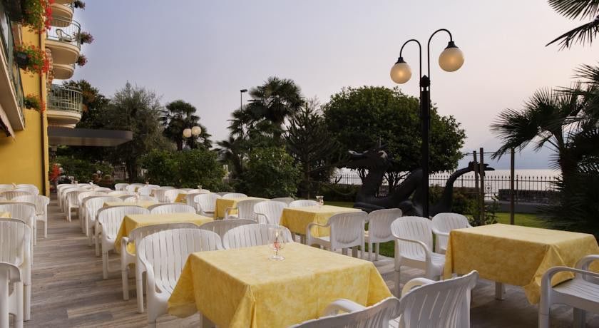 Hotel Drago Brenzone sul Garda Exteriör bild