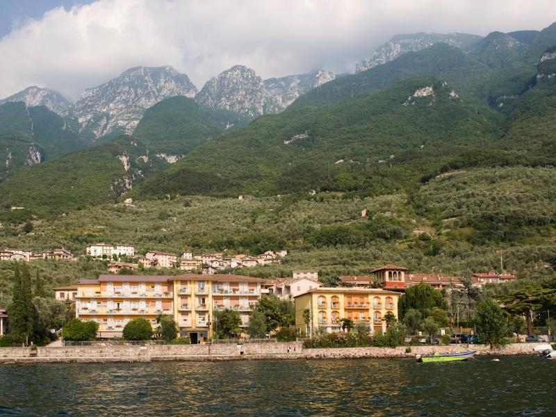 Hotel Drago Brenzone sul Garda Exteriör bild